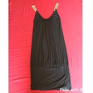 Black dress with chain in the shoulders